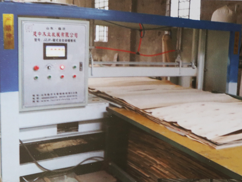 多功能全自动锯切式铺板机